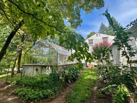 5 Oakura Lane Bedminster NJ 07921