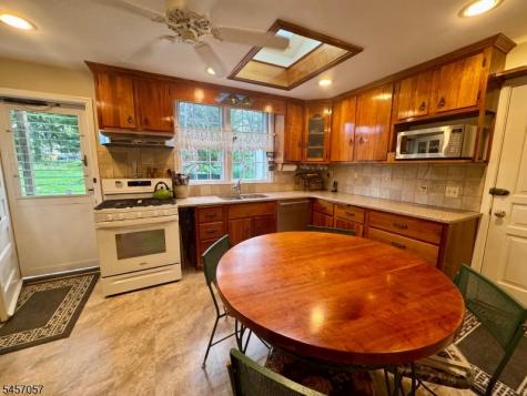 5 Oakura Lane Bedminster NJ 07921