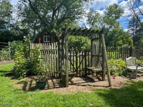 5 Oakura Lane Bedminster NJ 07921