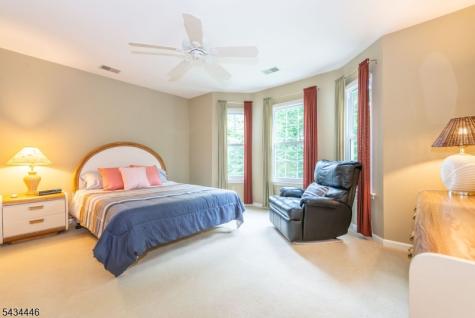 11 Burnham Drive Pequannock NJ 07444