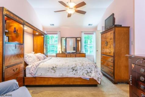 11 Burnham Drive Pequannock NJ 07444