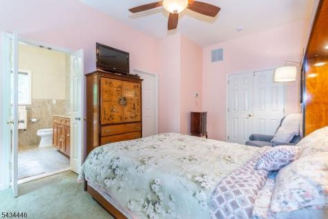 11 Burnham Drive Pequannock NJ 07444