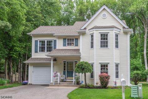 11 Burnham Drive Pequannock NJ 07444