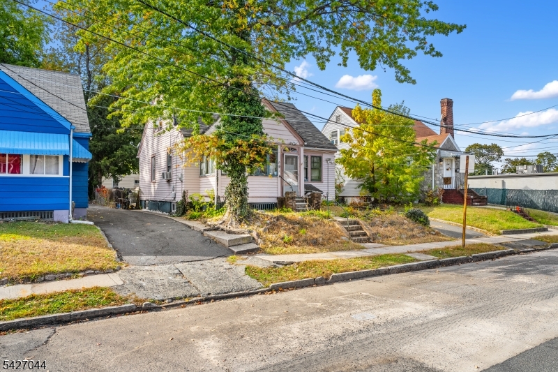 15 Victor Place Irvington NJ 07111