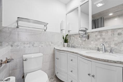 42 Lake Boulevard Aberdeen NJ 07747