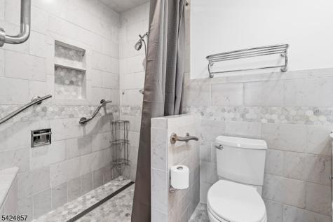 42 Lake Boulevard Aberdeen NJ 07747