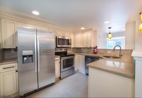 32 E Shore Trail Hardyston NJ 07460