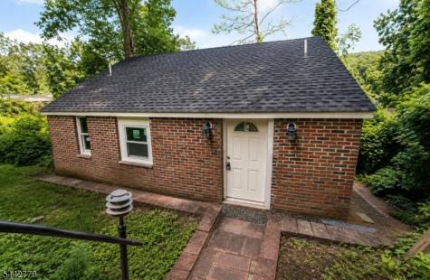 32 E Shore Trail Hardyston NJ 07460