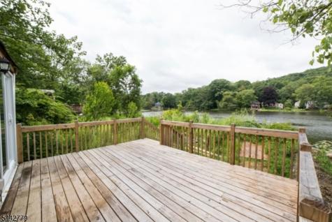 32 E Shore Trail Hardyston NJ 07460