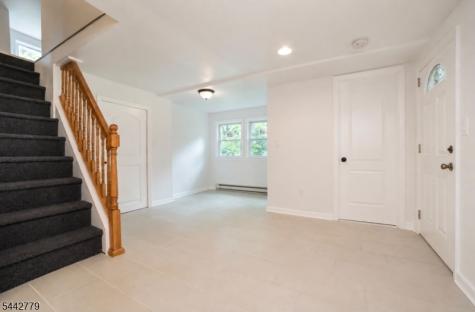 32 E Shore Trail Hardyston NJ 07460