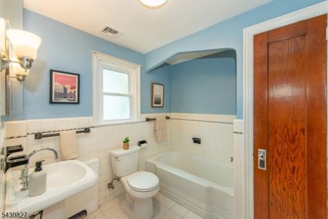 384 Essex Avenue Bloomfield NJ 07003