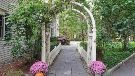 23 Charlotte Hill Drive Bernardsville NJ 07924