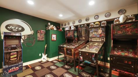 23 Charlotte Hill Drive Bernardsville NJ 07924