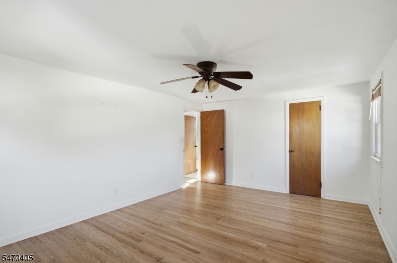 522 Thompson Avenue Roselle NJ 07203