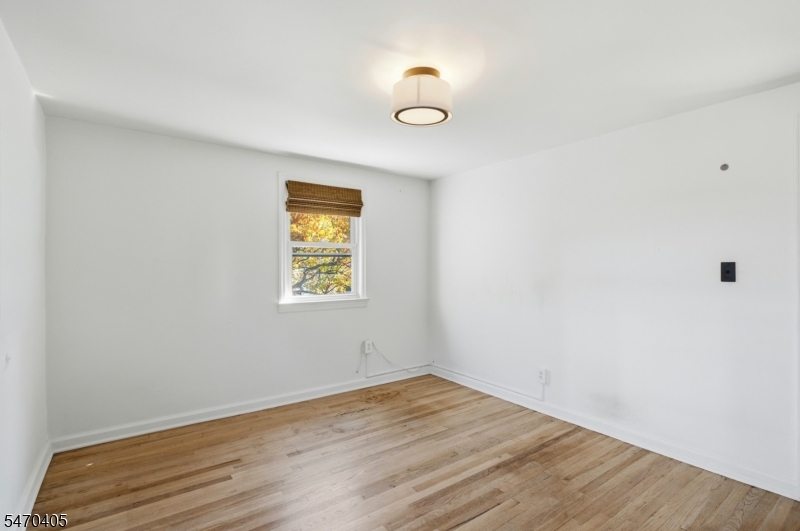 522 Thompson Avenue Roselle NJ 07203