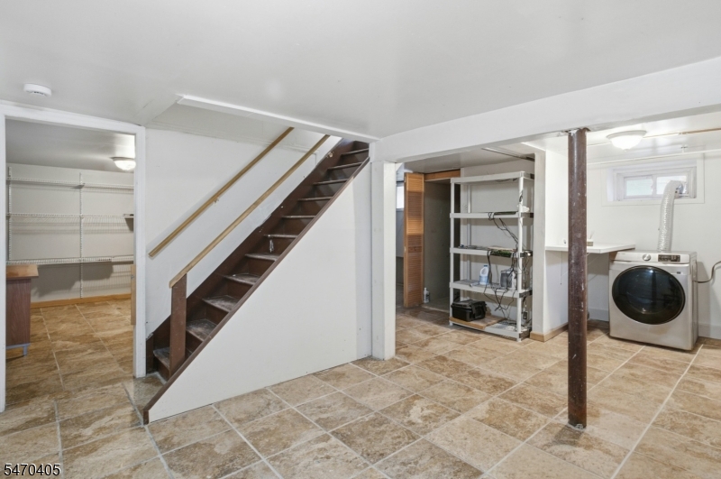 522 Thompson Avenue Roselle NJ 07203