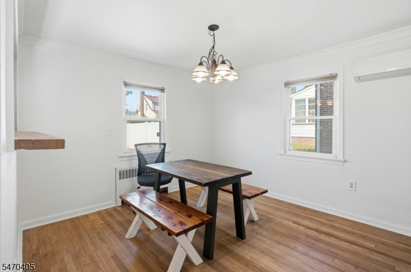 522 Thompson Avenue Roselle NJ 07203