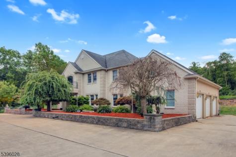 87 Walnut Valley Road Blairstown NJ 07832