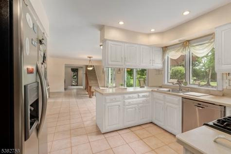 526 County Road 579 Raritan NJ 08551