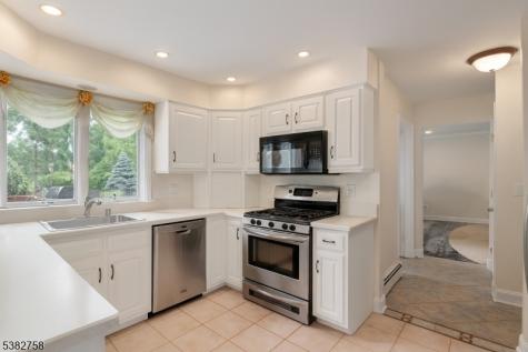 526 County Road 579 Raritan NJ 08551