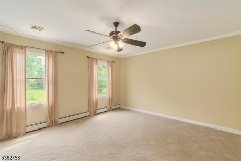 526 County Road 579 Raritan NJ 08551