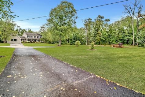 526 County Road 579 Raritan NJ 08551