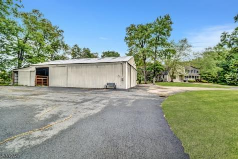 526 County Road 579 Raritan NJ 08551