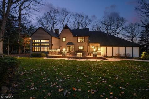 545 Johnston Drive Watchung NJ 07069