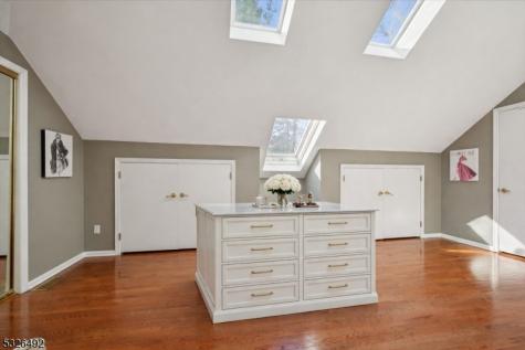 545 Johnston Drive Watchung NJ 07069