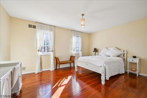545 Johnston Drive Watchung NJ 07069