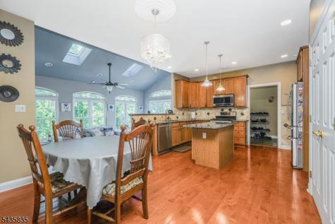 30 Rue Chagall Franklin NJ 08873