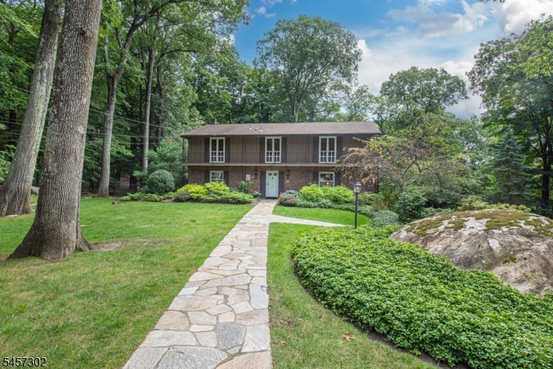 390 Ski Trail Kinnelon NJ 07405