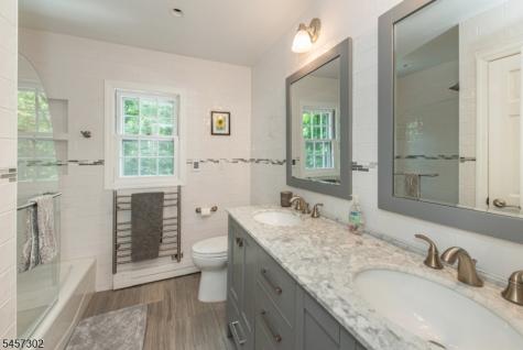 390 Ski Trail Kinnelon NJ 07405