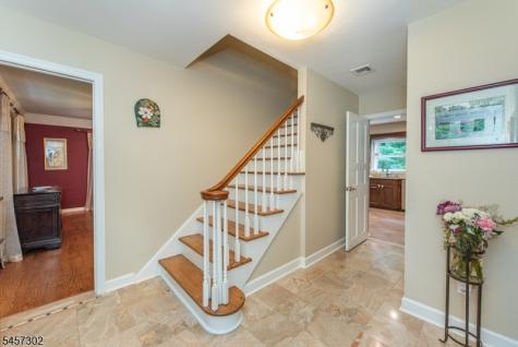 390 Ski Trail Kinnelon NJ 07405