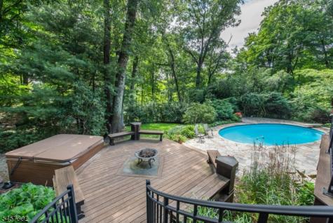 390 Ski Trail Kinnelon NJ 07405