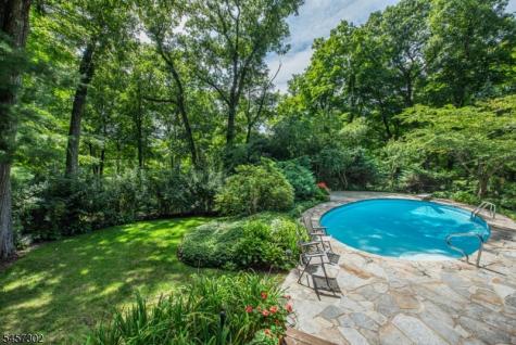 390 Ski Trail Kinnelon NJ 07405