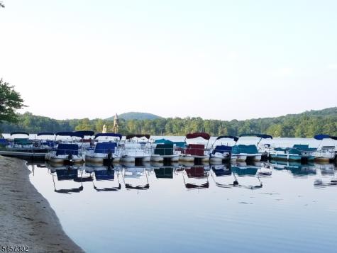 390 Ski Trail Kinnelon NJ 07405
