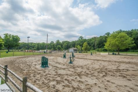 390 Ski Trail Kinnelon NJ 07405