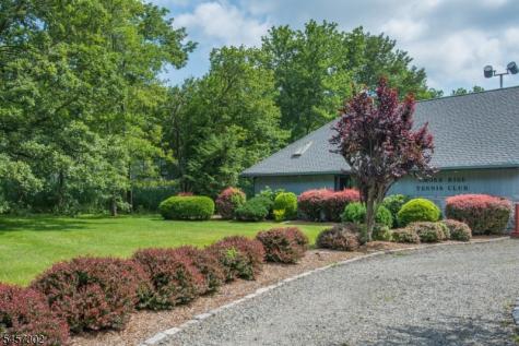 390 Ski Trail Kinnelon NJ 07405