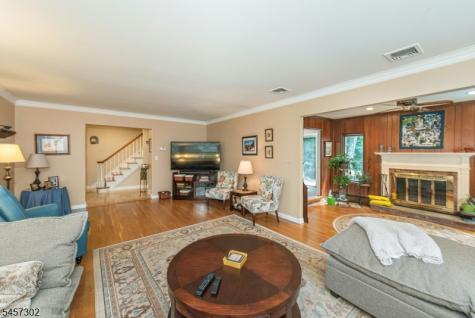 390 Ski Trail Kinnelon NJ 07405