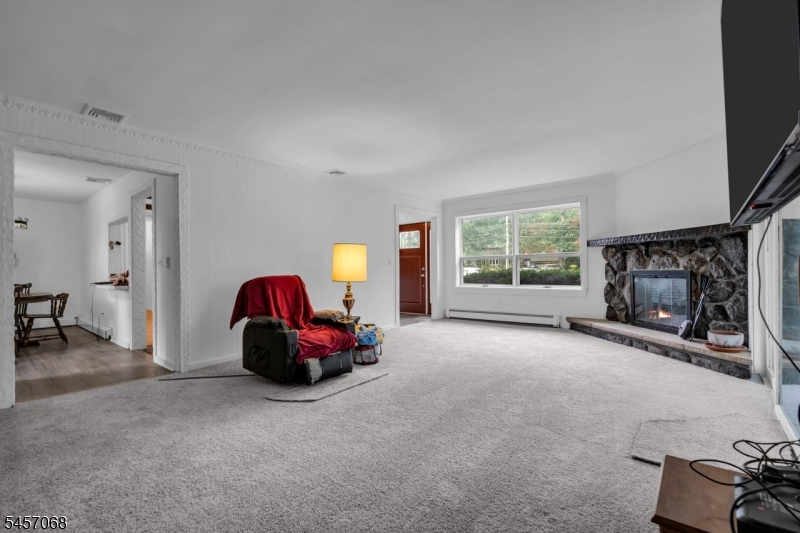 1996 Amwell Road Franklin NJ 08873