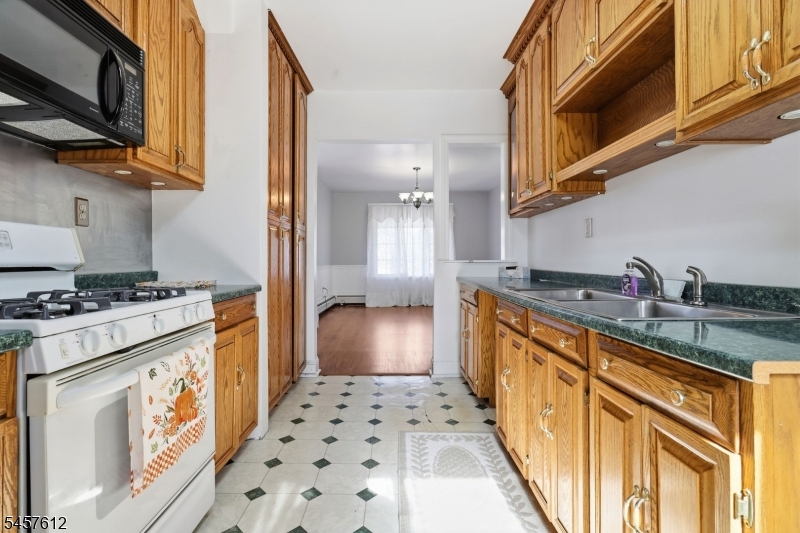 28 Perry Street Belleville NJ 07109