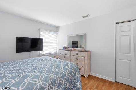 60 Fordham Drive Aberdeen NJ 07747