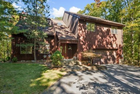 113 Evergreen Avenue Hopatcong NJ 07843