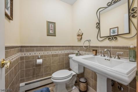 113 Evergreen Avenue Hopatcong NJ 07843