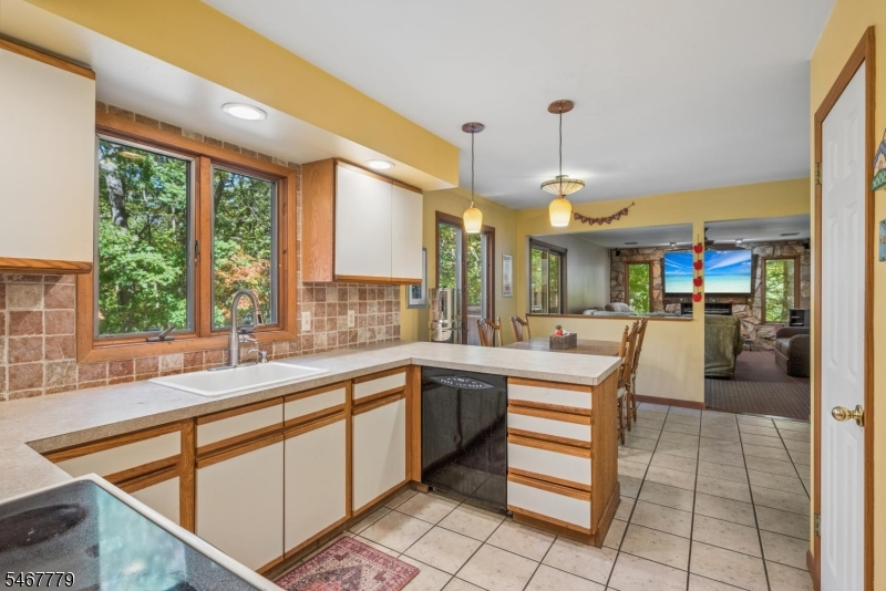 113 Evergreen Avenue Hopatcong NJ 07843