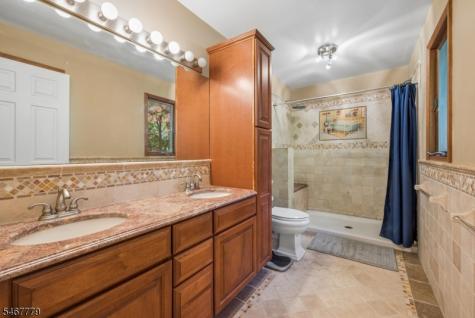 113 Evergreen Avenue Hopatcong NJ 07843