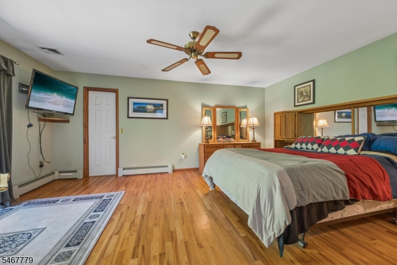 113 Evergreen Avenue Hopatcong NJ 07843