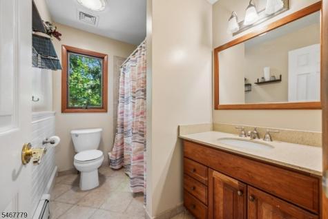113 Evergreen Avenue Hopatcong NJ 07843