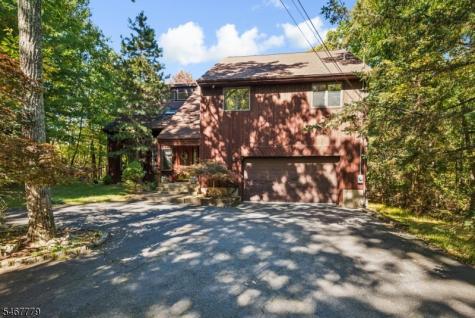 113 Evergreen Avenue Hopatcong NJ 07843